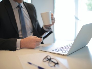 阿曼区号+968机遇：中国卖家注册公司抢占中东市场