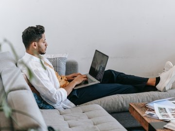 中国人在国外如何办理银行卡？真实经验与操作指南