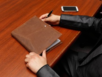 离岸企业开户银行类型及关键要求解析